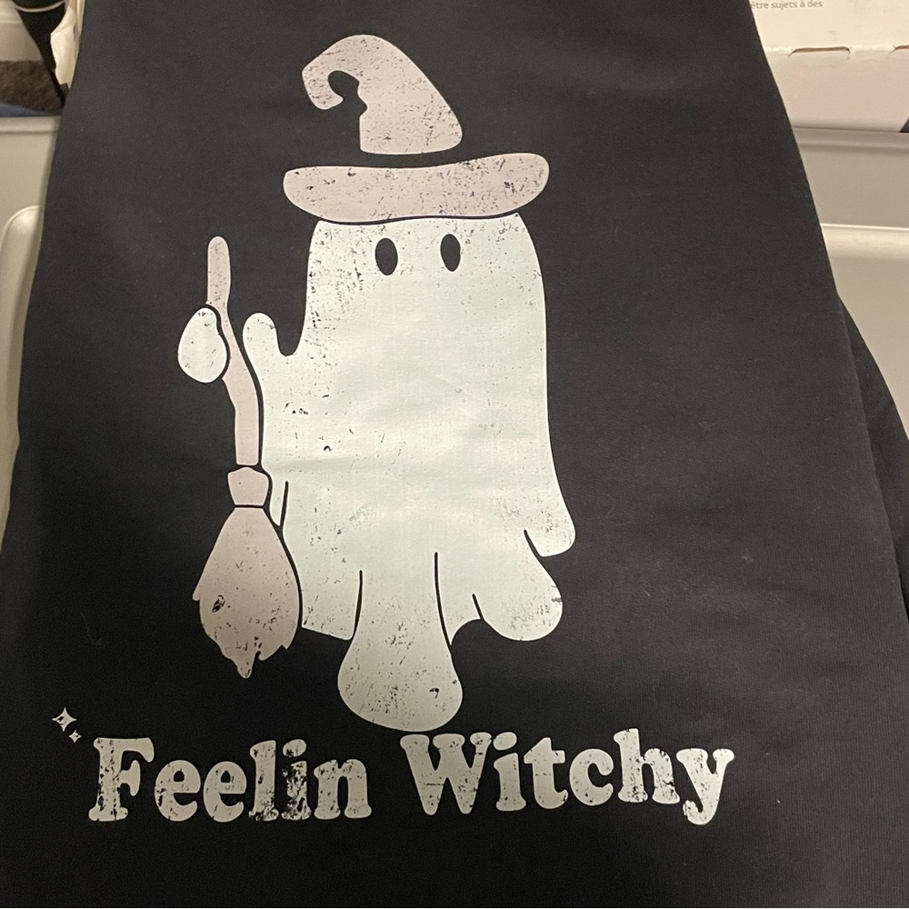 Ghost sweatshirt

Similar to Aerie